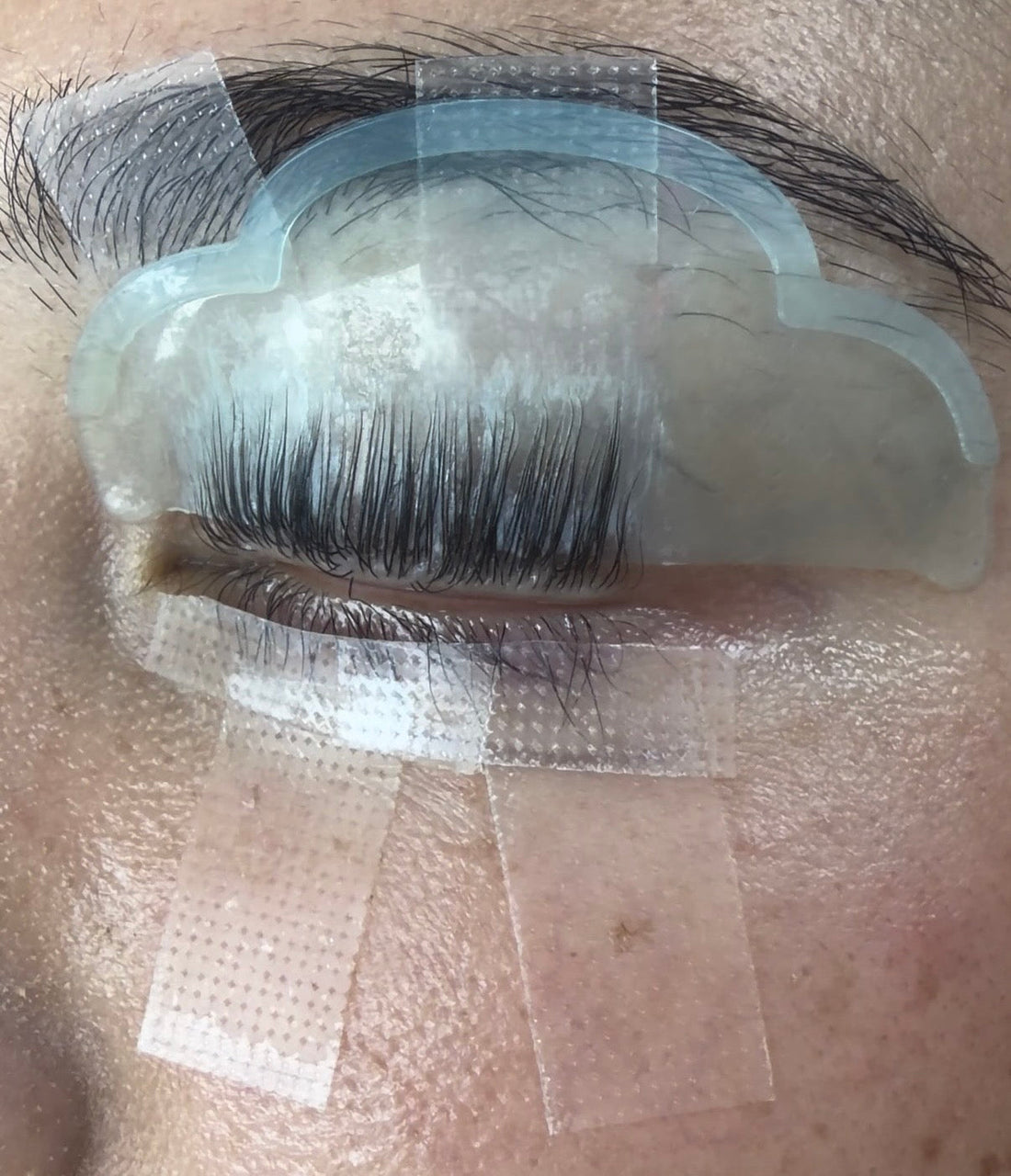 Why Your Korean Lash Lift Is Under-Curled (And Why Lashes Won't Stick to the Shield)